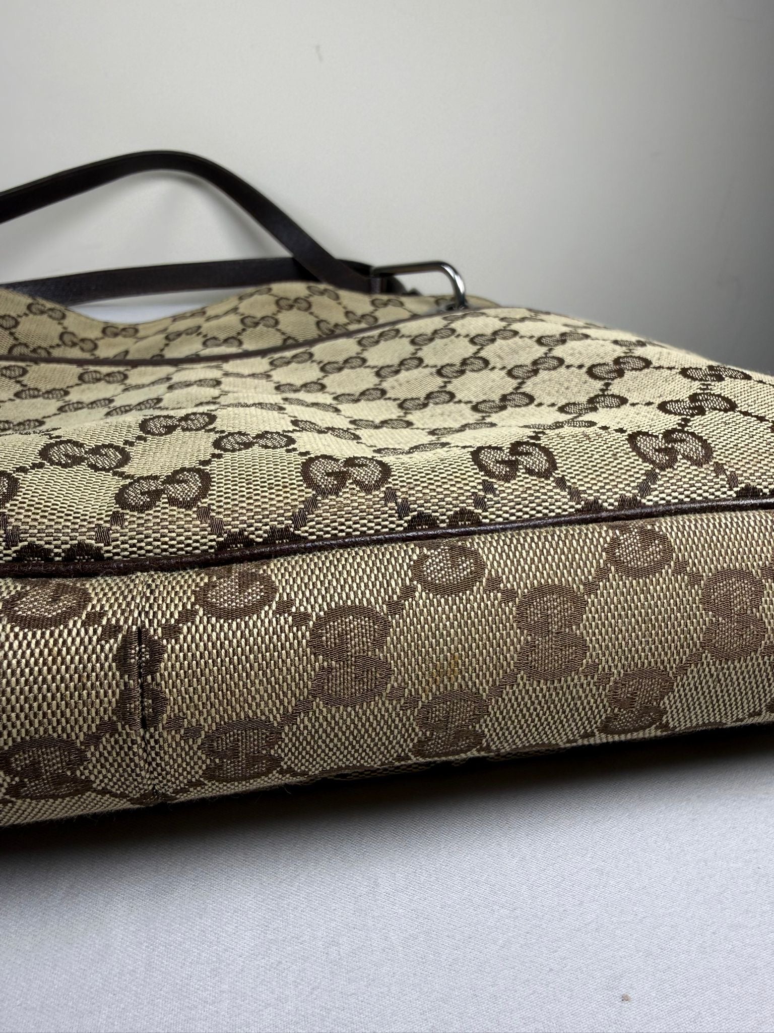 Gucci GG Canvas Abbey Shoulder Bag – Beige/Brown Monogram