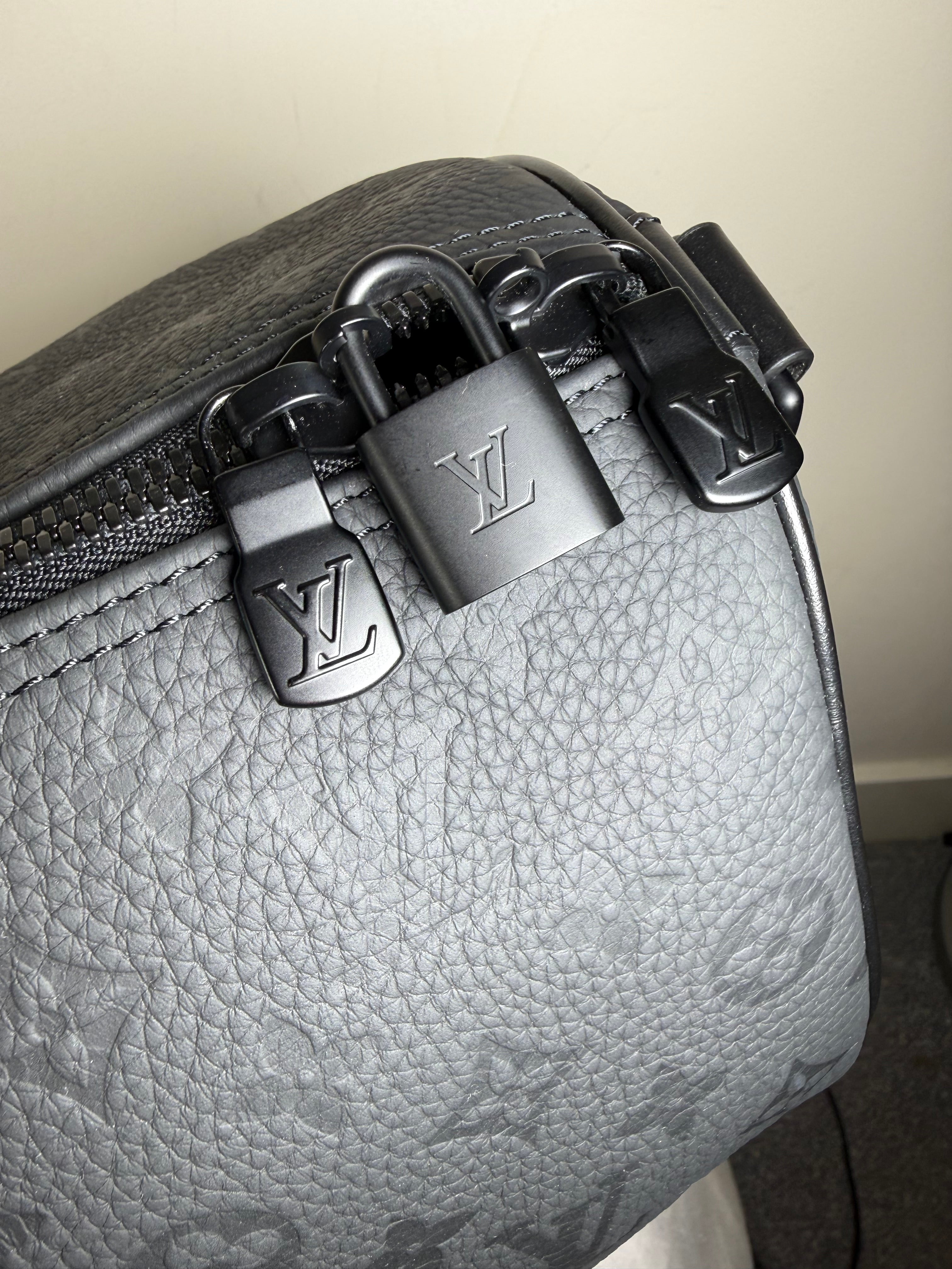 Louis Vuitton Keepall Bandoulière – Monogram Empreinte Black Leather