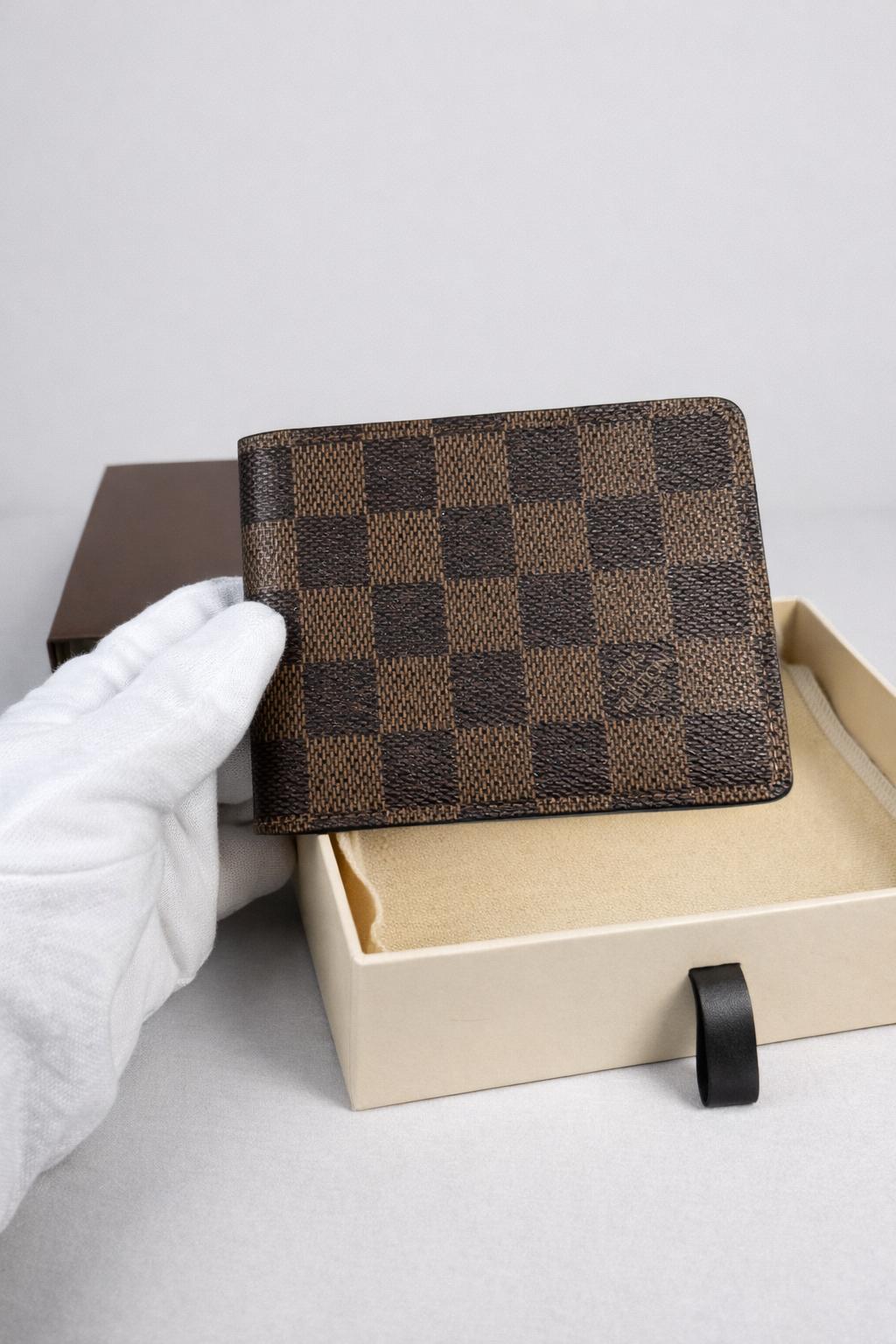 Louis Vuitton Damier multiple Bifold Wallet