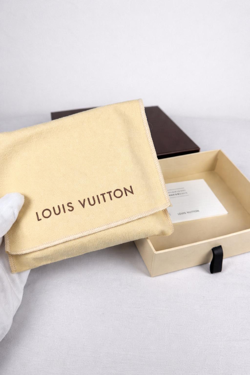 Louis Vuitton Damier multiple Bifold Wallet